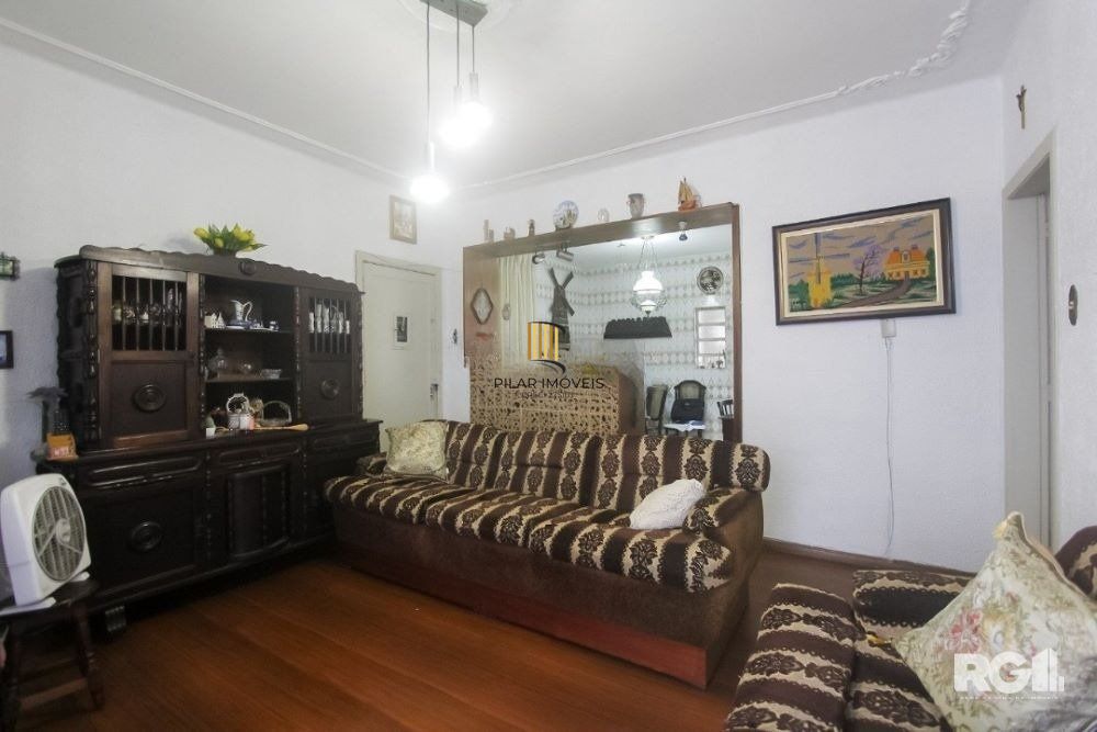 Apartamento de 2 dormitórios em ótima localização na Av. Cristovao colombo.