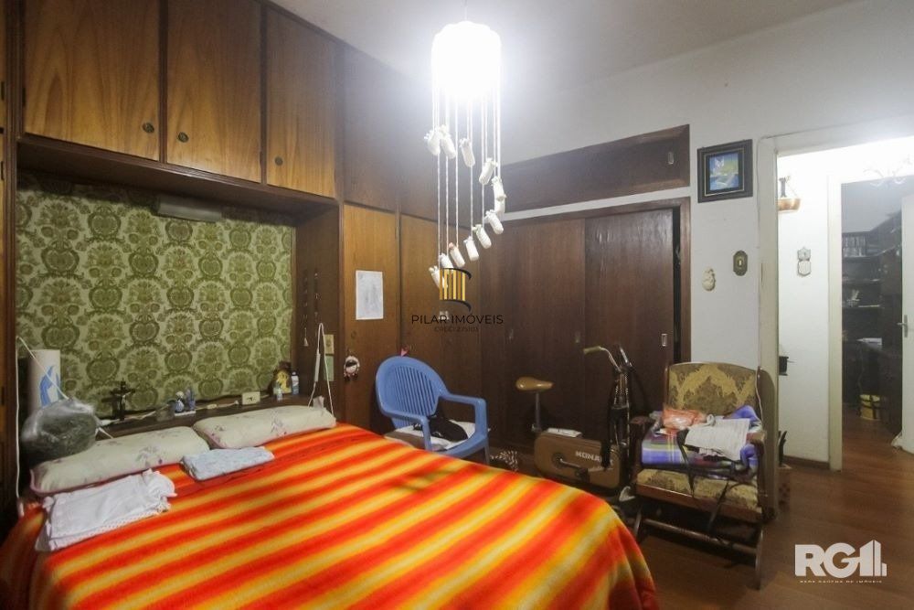 Apartamento de 2 dormitórios em ótima localização na Av. Cristovao colombo.
