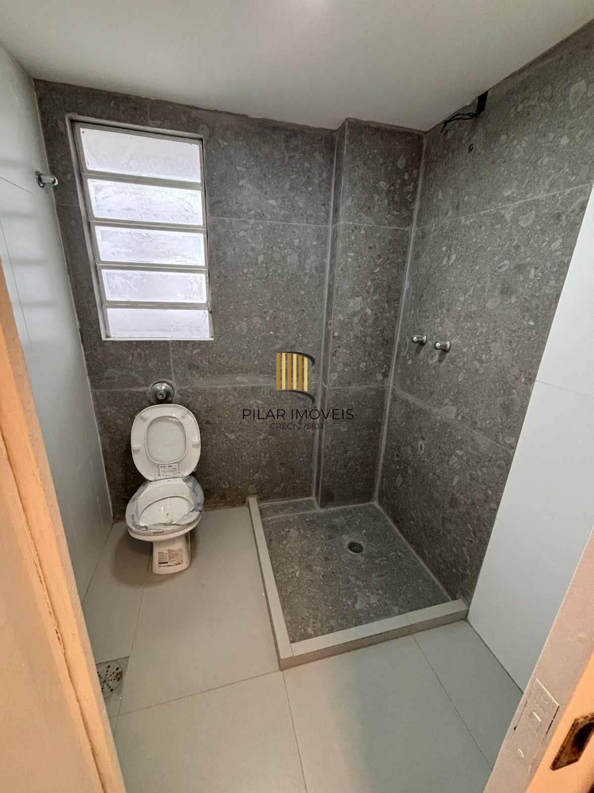 Apartamento amplo reformado com vaga de garagem  à venda na Marquês do Pombal