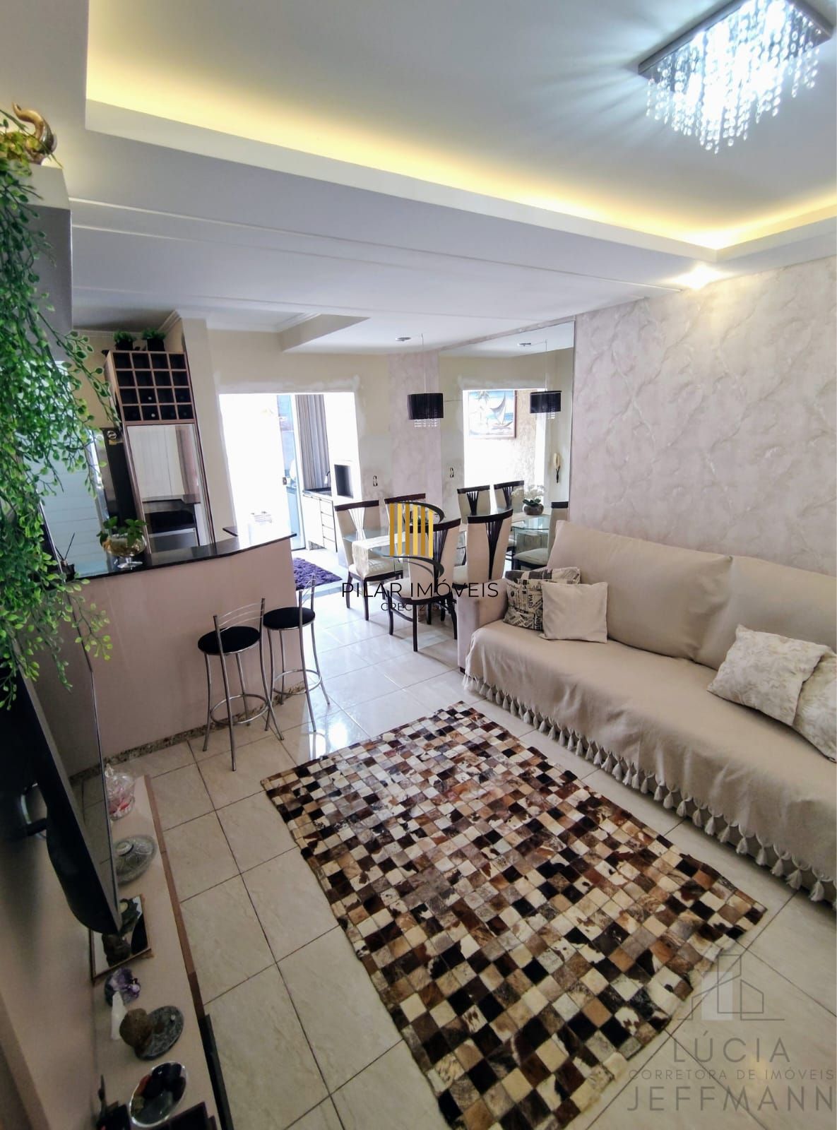 Casa em condomínio semi-mobiliada, desocupada e pronta para morar!