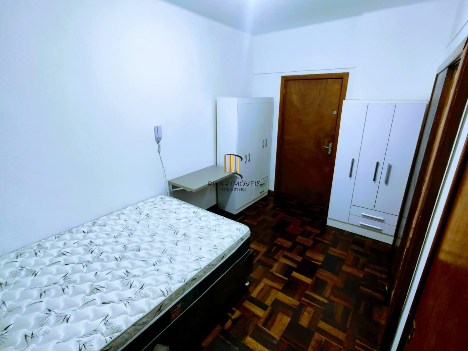 Apartamento JK à venda na Cidade Baixa.
