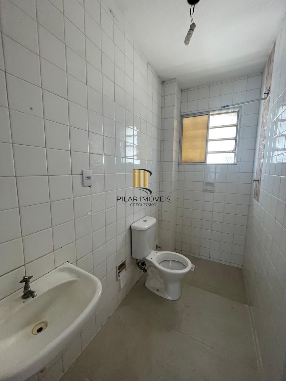 Apartamento 02 dormitórios bairro Menino Deus .