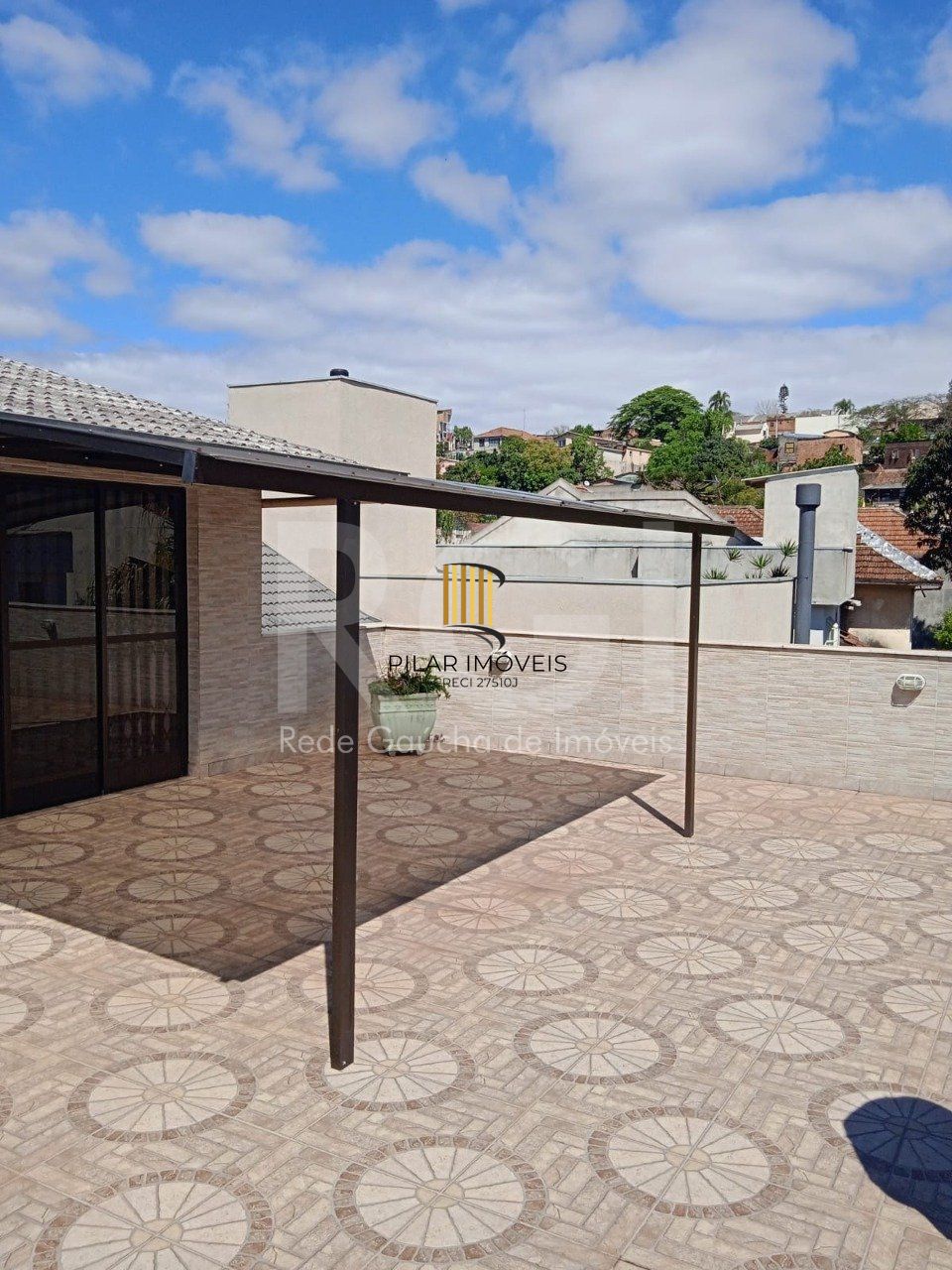 Casa para Venda - 750m², 6 dormitórios, sendo 3 suites, 4 vagas - Partenon