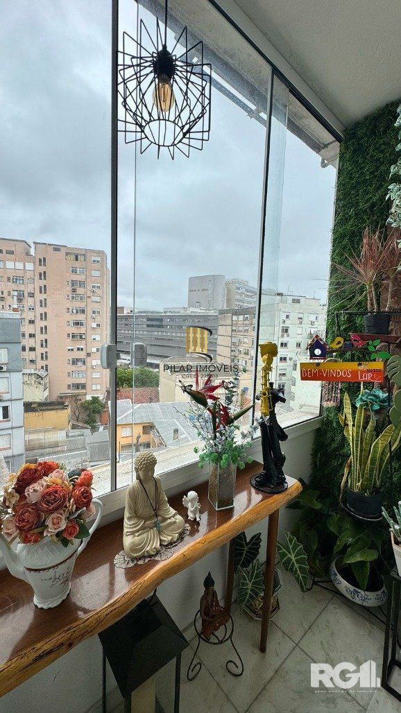 IMOVEL  A VENDA COM 142,30 M²  COM 3DORMITÓRIOS, ESQUINA VENANCIO AIRES