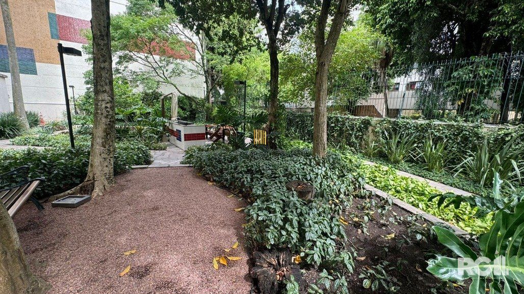 APARTAMENTO SEMI MOBILIADO - 3  DORM COM  GAR - CÓD. RP390648