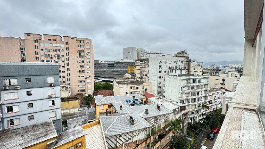 IMOVEL  A VENDA COM 142,30 M²  COM 3DORMITÓRIOS, ESQUINA VENANCIO AIRES