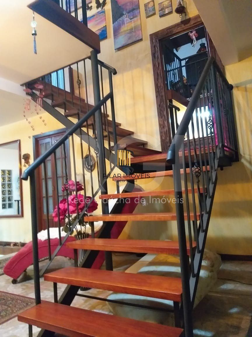 Casa para Venda - 750m², 6 dormitórios, sendo 3 suites, 4 vagas - Partenon