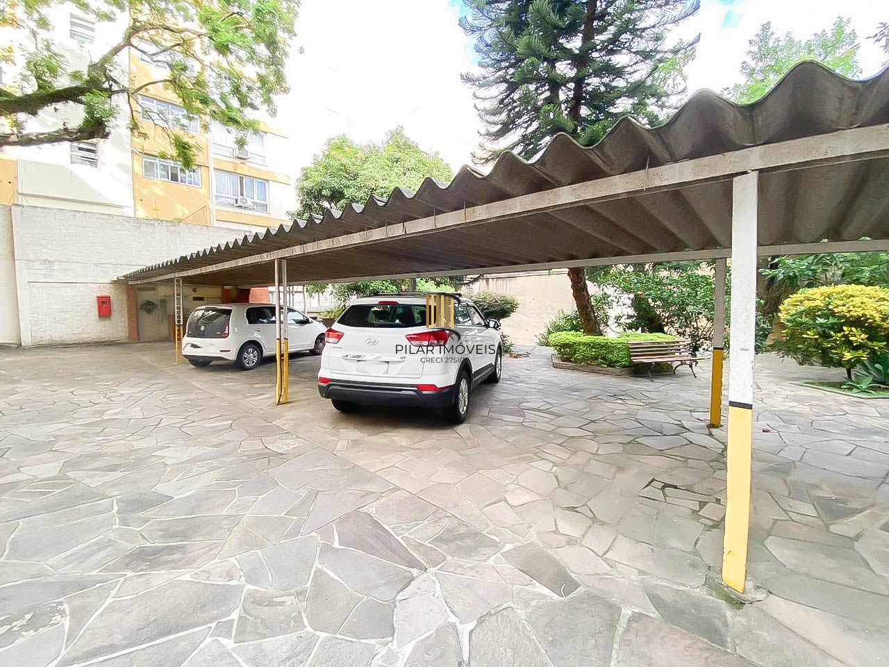 Duplex à venda no Rio Branco com 2 dormitórios, salão privativo e 2 vagas