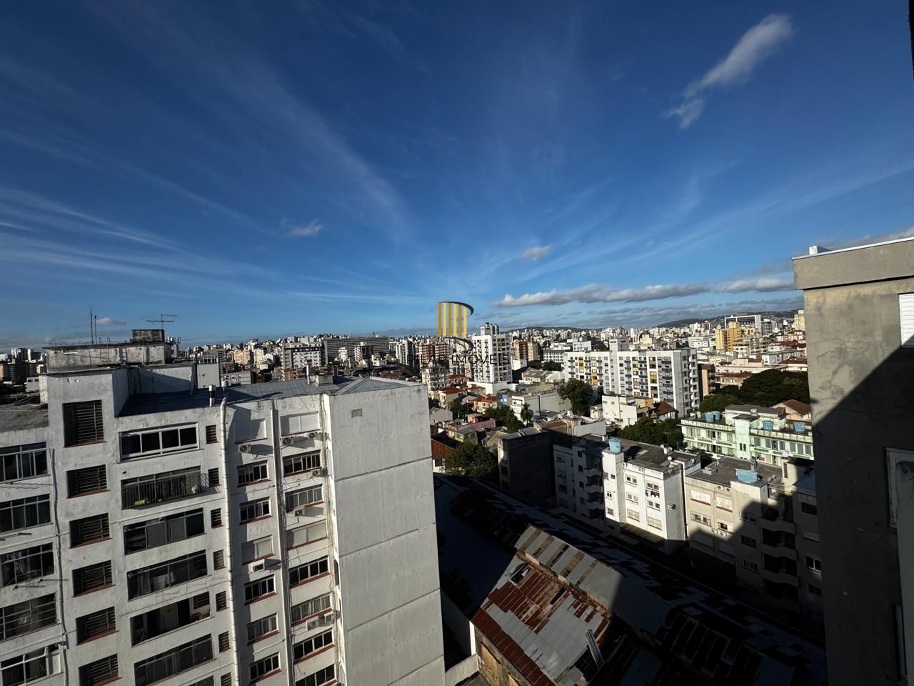 Cobertura com Vista Panorâmica para a Redenção – 4 Dormitórios, 2 Suítes – Porto Alegre