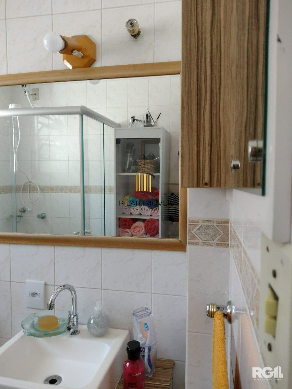 Apartamento de 2 dormitórios,  sala, cozinha, área de serviço separada, banheiro social