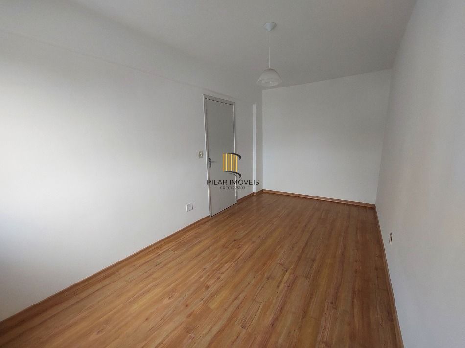 AMPLO APARTAMENTO 1 DORMITÓRIO COM VAGA COBERTA