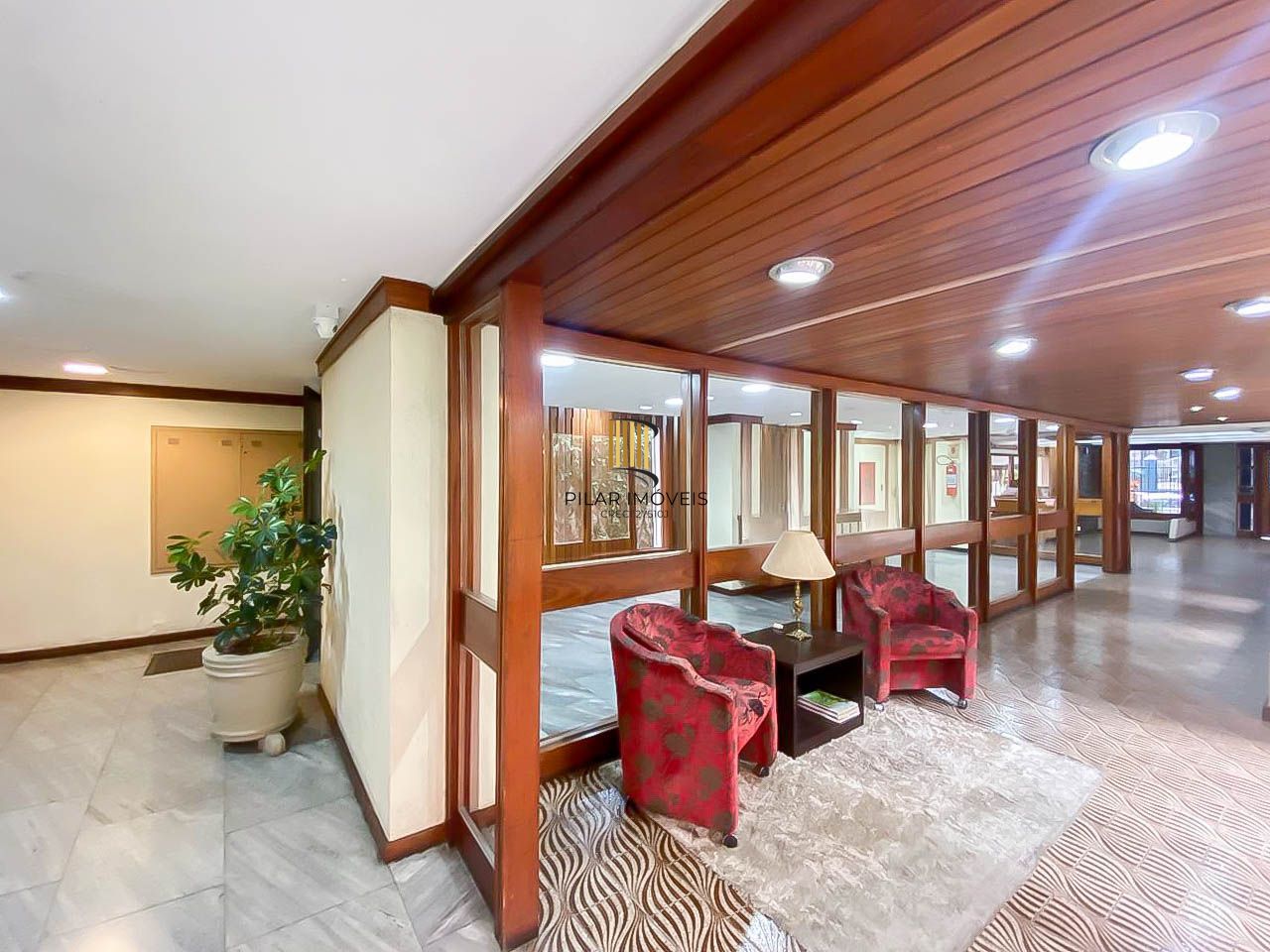 Apartamento 2 Dormitórios com Vaga Coberta e Cozinha Planejada no Bom Fim