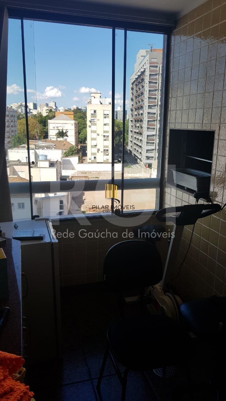 Apartamento desocupado, 2 quartos, andar alto, garagem  na Cidade Baixa.