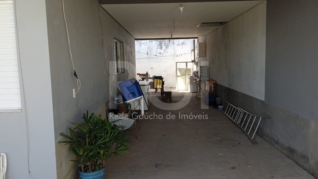 Casa para Venda - 90m², 3 dormitórios, 4 vagas - Maria Regina
