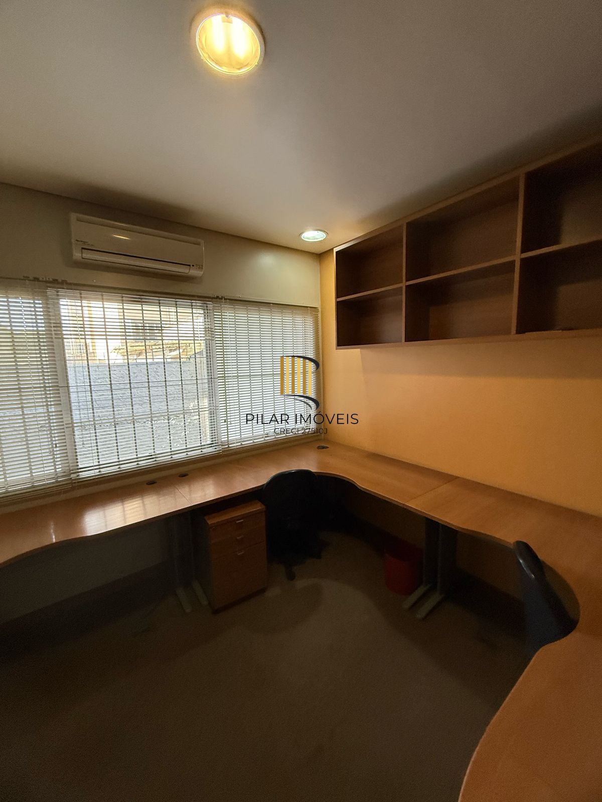 Sala comercial duplex,  área privativa de 71,68m², Bairro Azenha- Porto Alegre