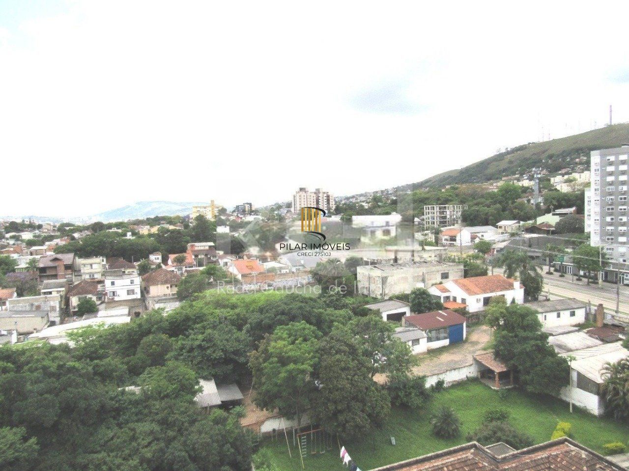 Apartamento 1 quarto com sacada e garagem!