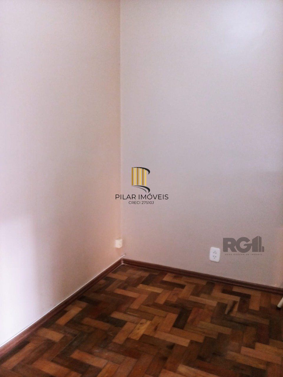 Apartamento 2 quartos, 2 banheiros e garagem na Cidade Baixa.