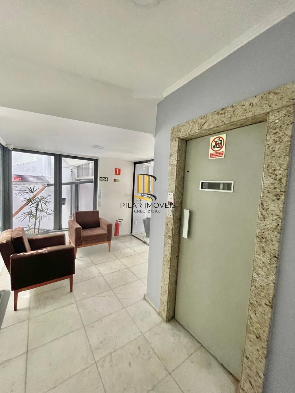 Apartamento-02Dormitorios-Garagem-Cidade-Baixa