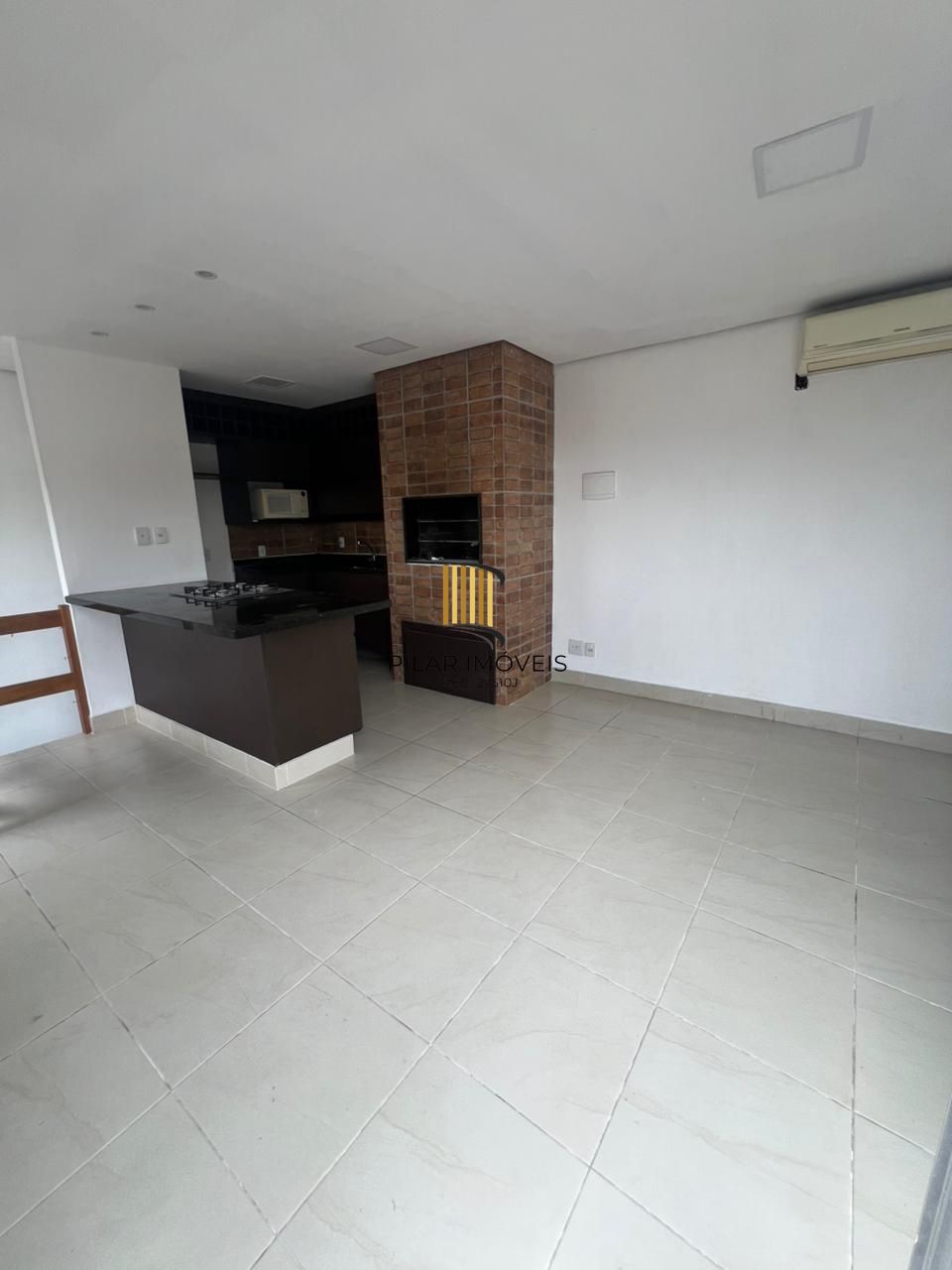 Cobertura reformada com terraço