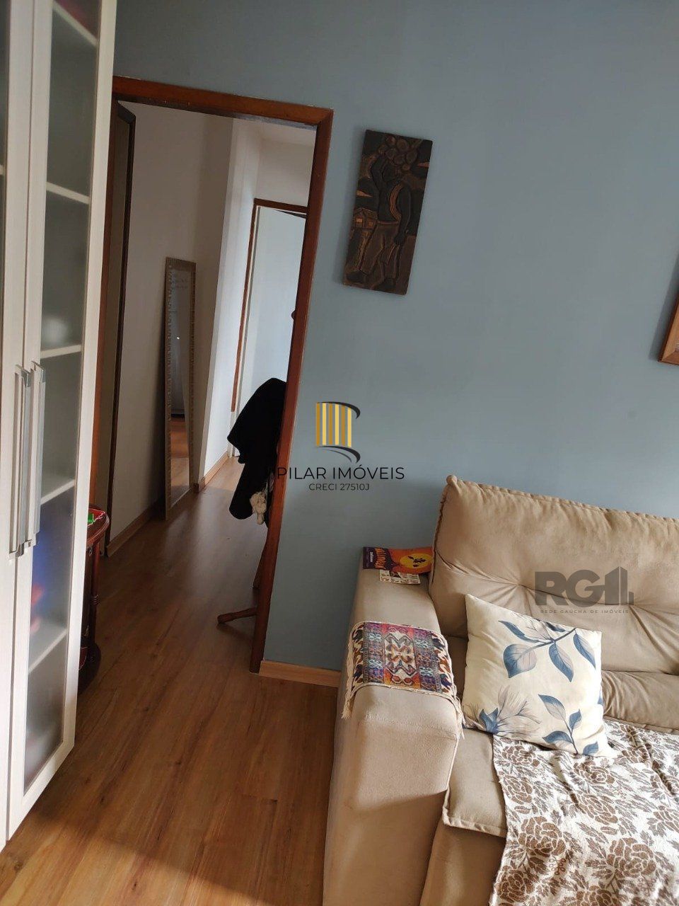 Ótimo apartamento 2 dormitórios de fundos, com garagem, bairro Cavalhada-Porto A