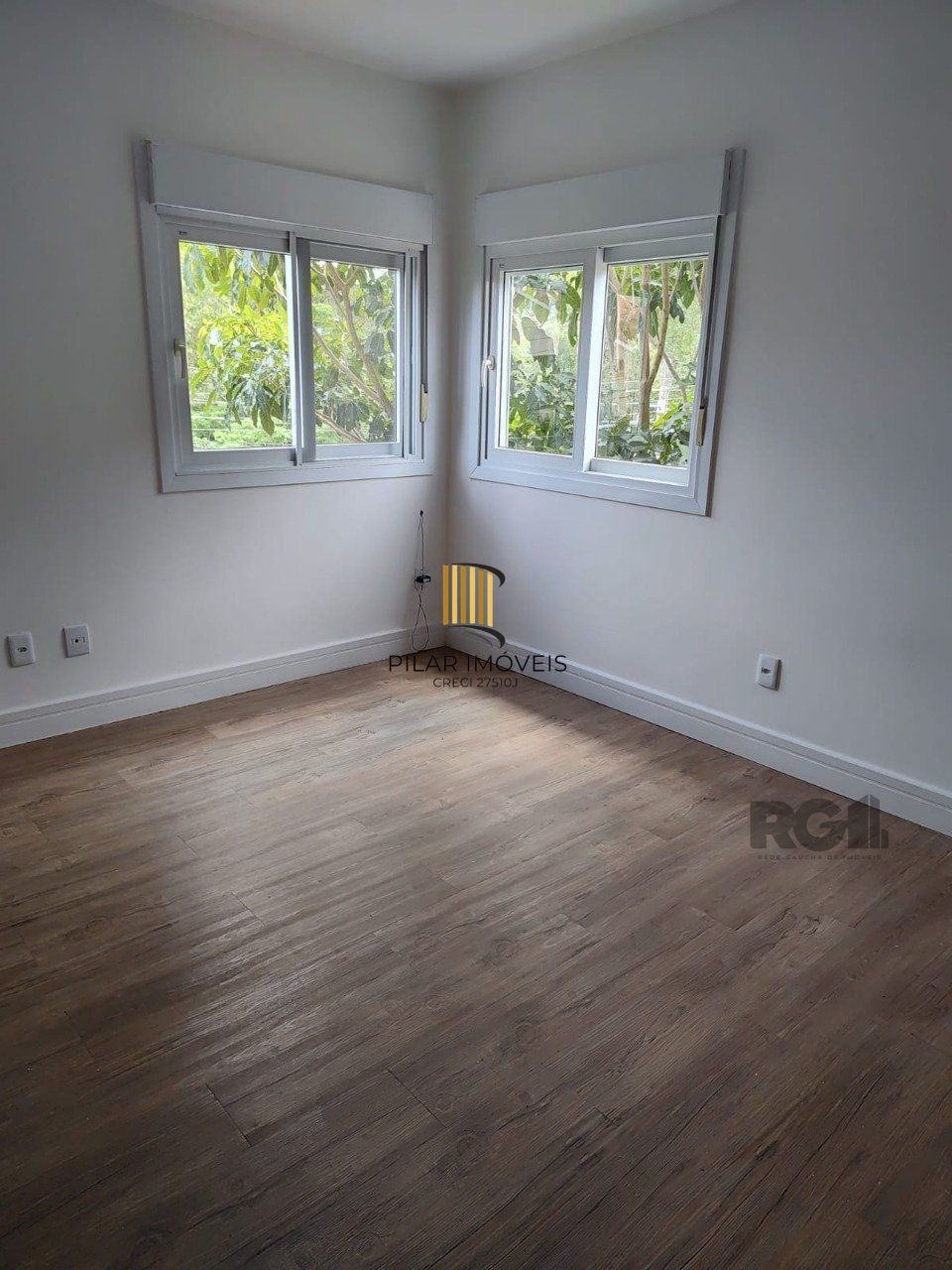 Sobrado 3 dormitórios à venda Lomba do Pinheiro Porto Alegre/RS