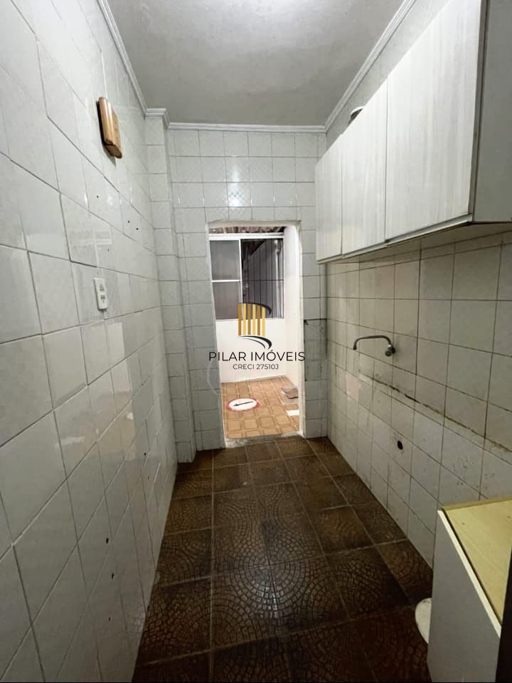 🔑 JK grande no Centro de Porto Alegre – oportunidade única para morar ou investir!