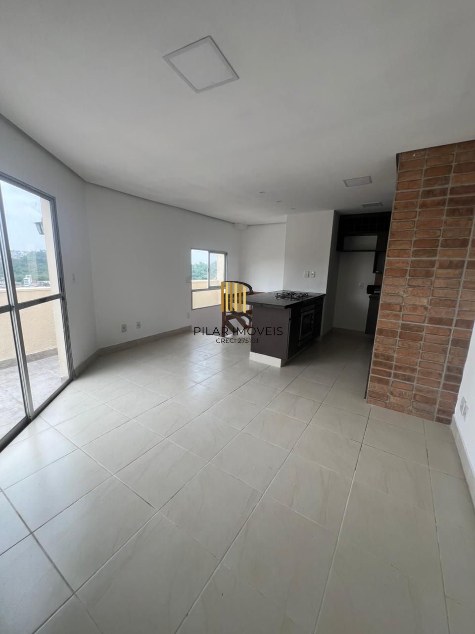 Cobertura reformada com terraço