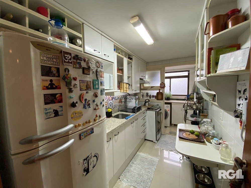 Apartamento 2 dormitórios com 2 vagas garagem na CIDADE BAIXA.