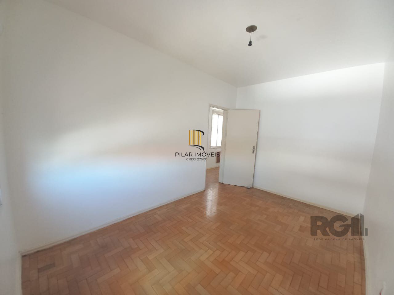 Apartamento  com 2 quartos, desocupado em frente ao zaffari  na Cidade Baixa!