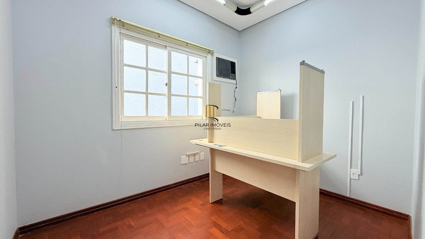 CASA 230m² 5 QUARTOS/SALAS, 3 VAGAS DE GARAGEM - USO RESIDENCIAL OU COMERCIAL
