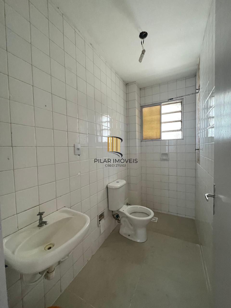 Apartamento 02 dormitórios bairro Menino Deus .