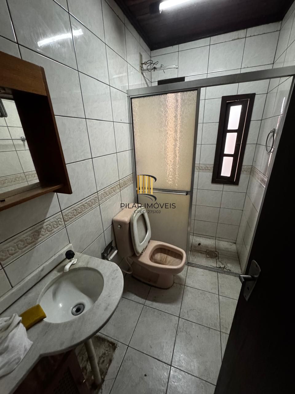 Casa residencial com 4 quartos, 3 banheiros e 1 suíte, localizada na rua Sete de Setembro