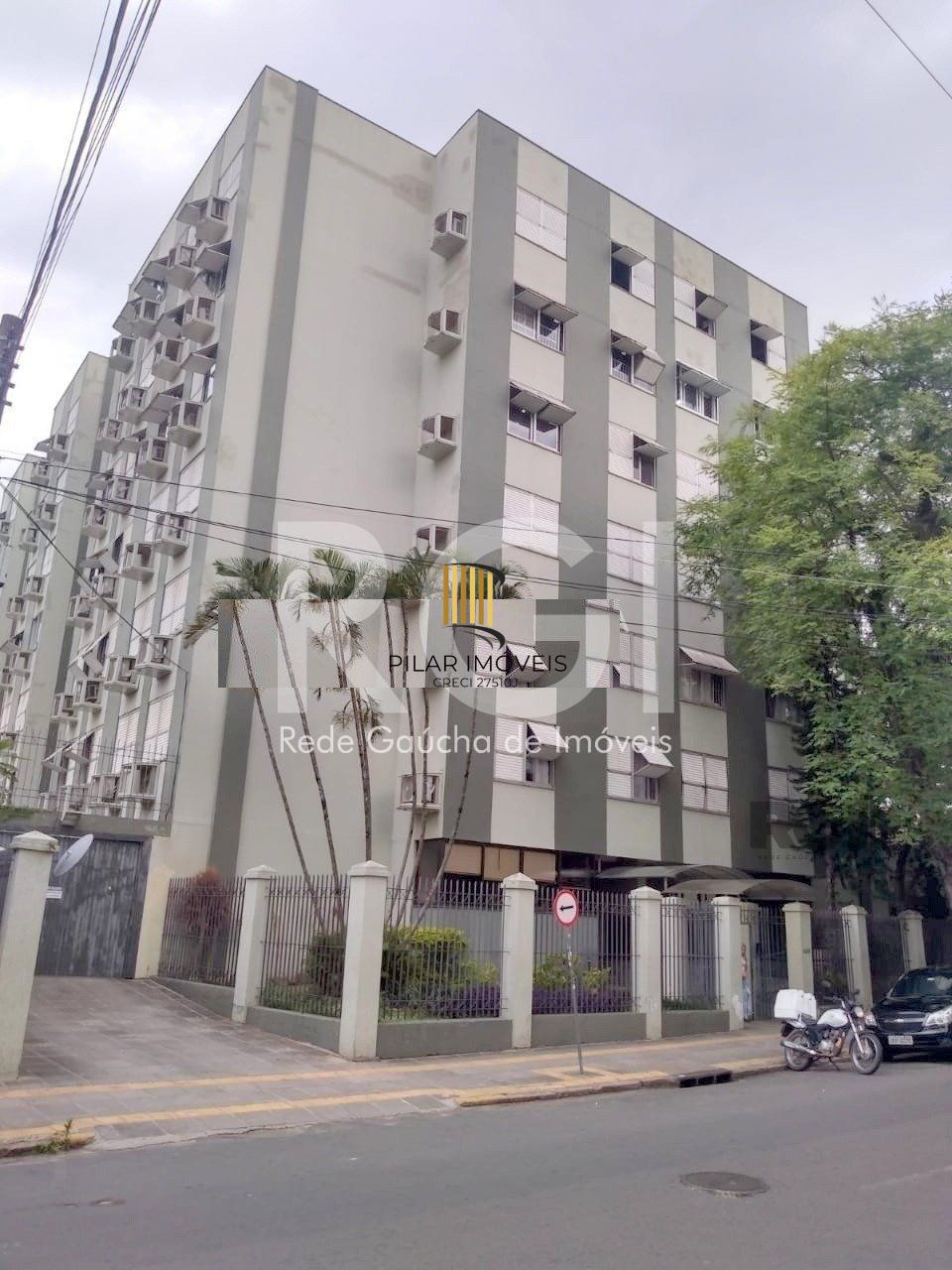 Apartamento 2 quartos, 2 banheiros e garagem na Cidade Baixa.