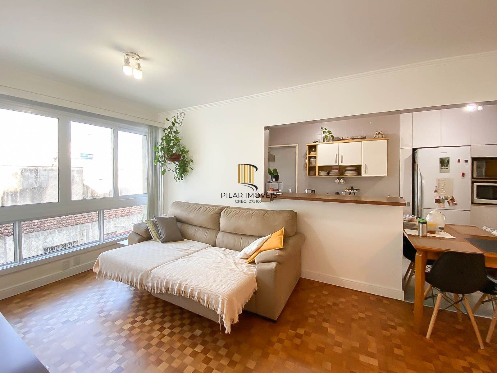 Apartamento 2 Dormitórios com Suíte, Closet, Escritório e Garagem no Rio Branco