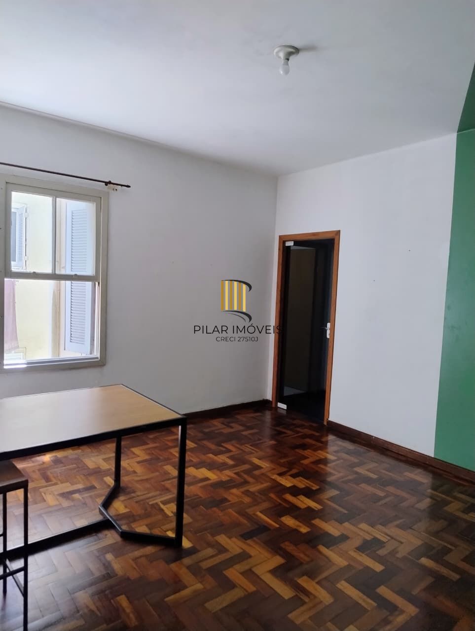 Ótimo apartamento desocupado de frente para a Redenção- Cidade Baixa