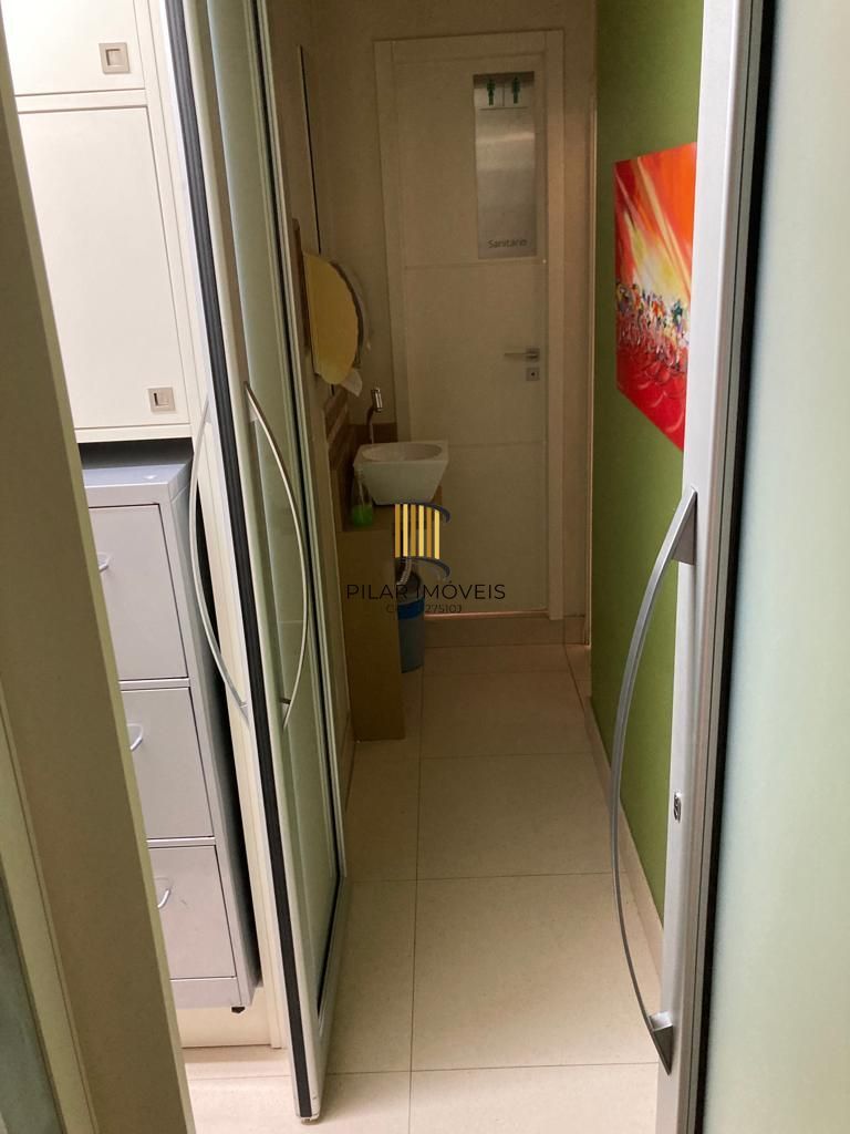 Sala Comercial à Venda na Rua dos Andradas – 47,10m² Semi Mobiliada – Excelente Oportunidade no Centro