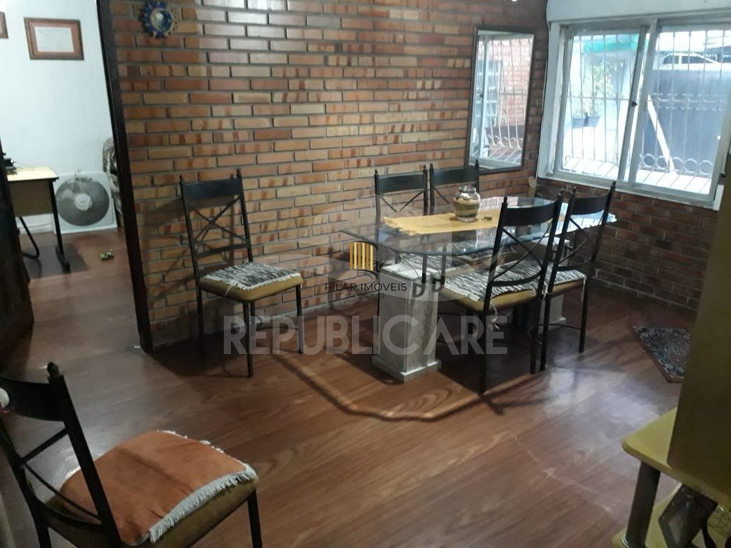 CASA 3 DORMITORIOS NA ASSIS BRASIL