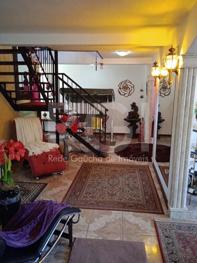 Casa para Venda - 750m², 6 dormitórios, sendo 3 suites, 4 vagas - Partenon