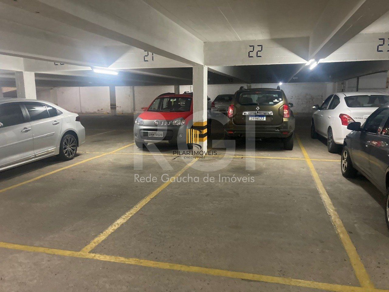 Ampla apartamento 3 dormitorios,living 2 ambientes na Cidade Baixa, com 2 garage