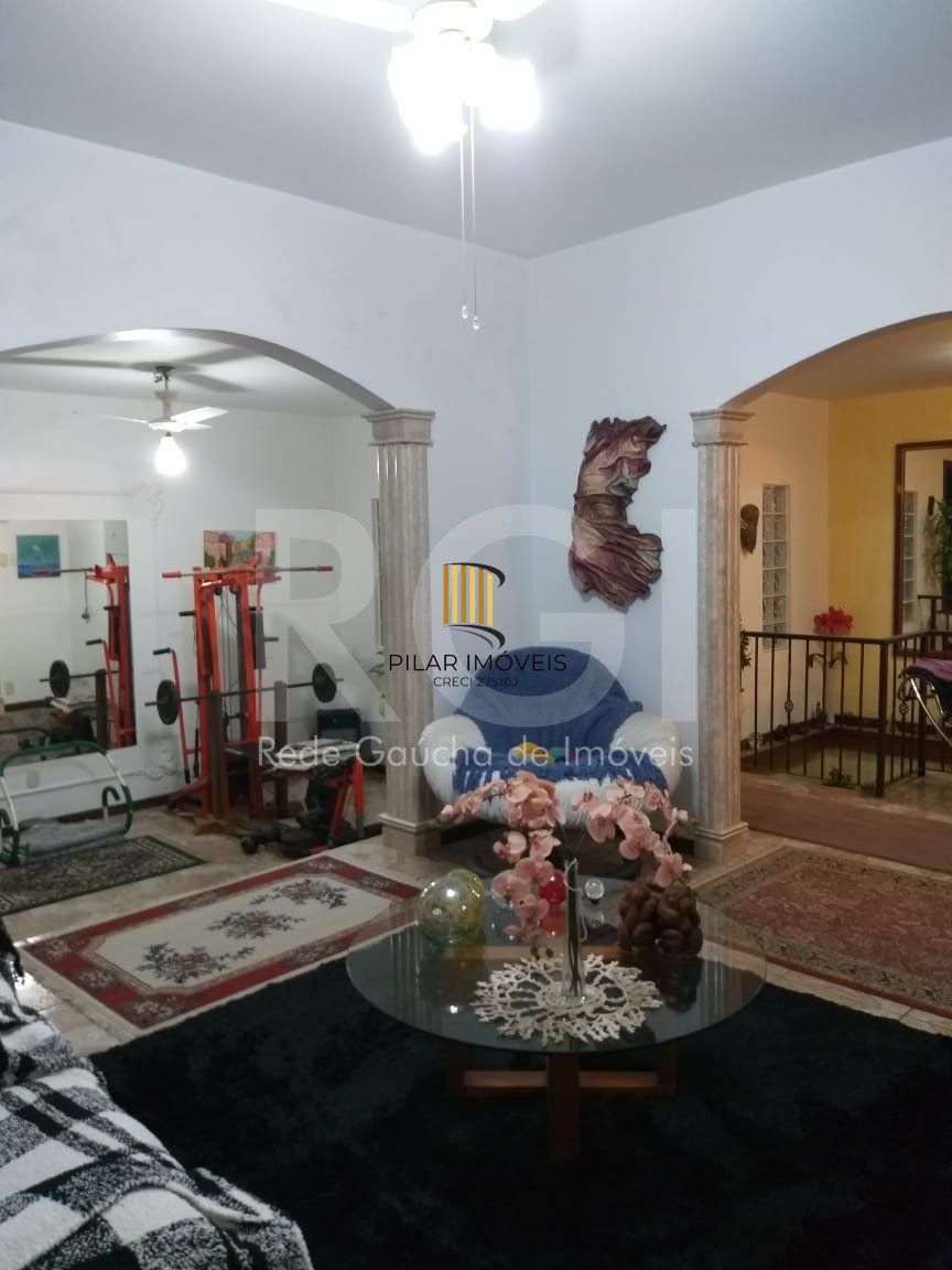 Casa para Venda - 750m², 6 dormitórios, sendo 3 suites, 4 vagas - Partenon