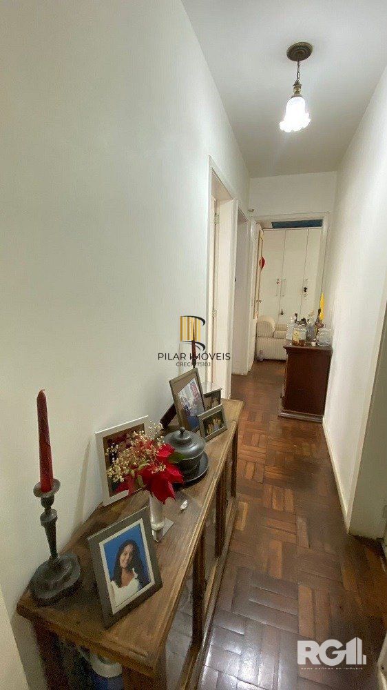 Apartamento à venda no Menino Deus, com 3 quartos (sendo 1 suíte), 3 banheiros, 1 vaga de garagem.- Cód. RP390226