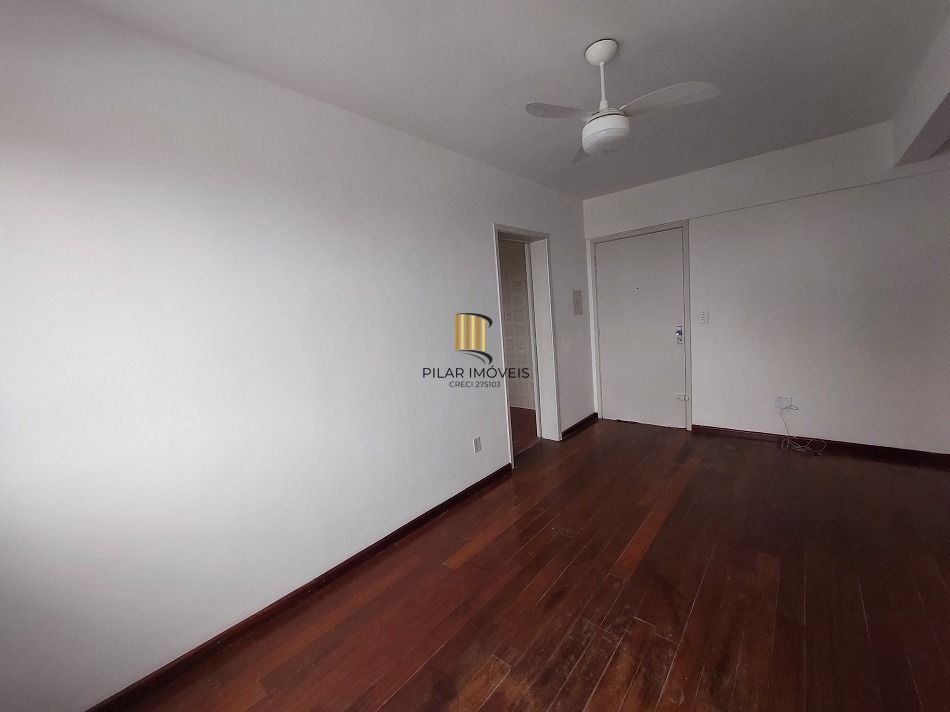 AMPLO APARTAMENTO 1 DORMITÓRIO COM VAGA COBERTA