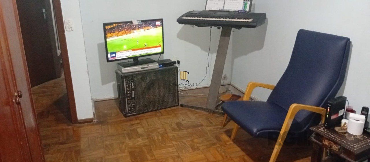 Apartamento 2 dormitórios , terreno elevado, lateral, bairro cidade baixa- Porto