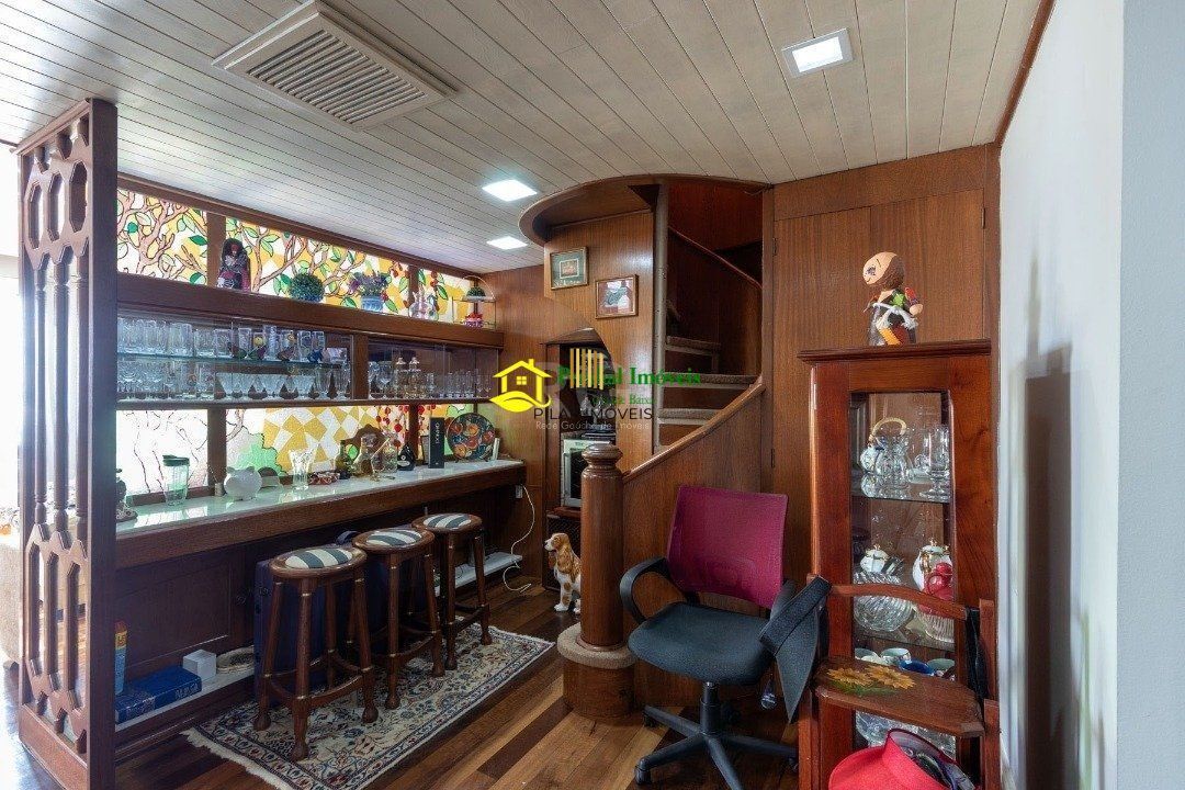 Cobertura para Venda - 306.94m², 3 dormitórios, sendo 2 suites, 2 vagas - Menino