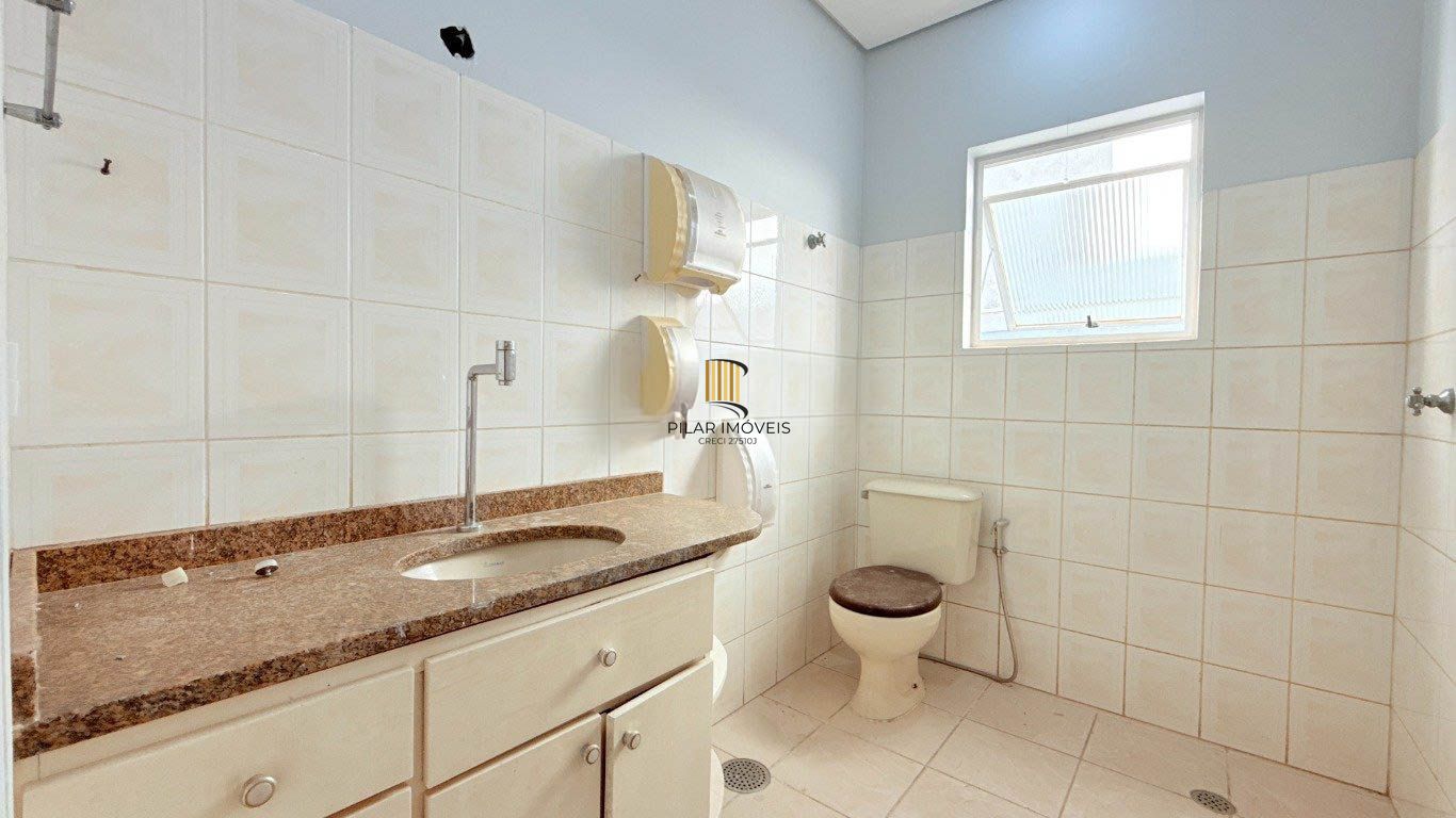 CASA 230m² 5 QUARTOS/SALAS, 3 VAGAS DE GARAGEM - USO RESIDENCIAL OU COMERCIAL