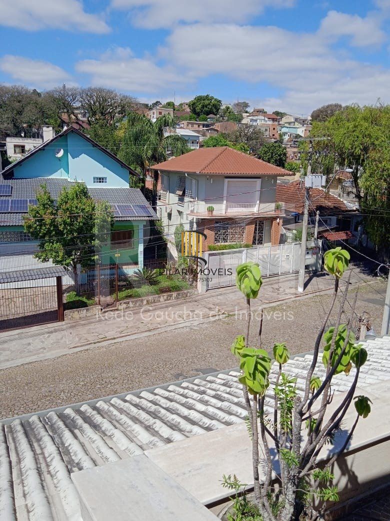 Casa para Venda - 750m², 6 dormitórios, sendo 3 suites, 4 vagas - Partenon