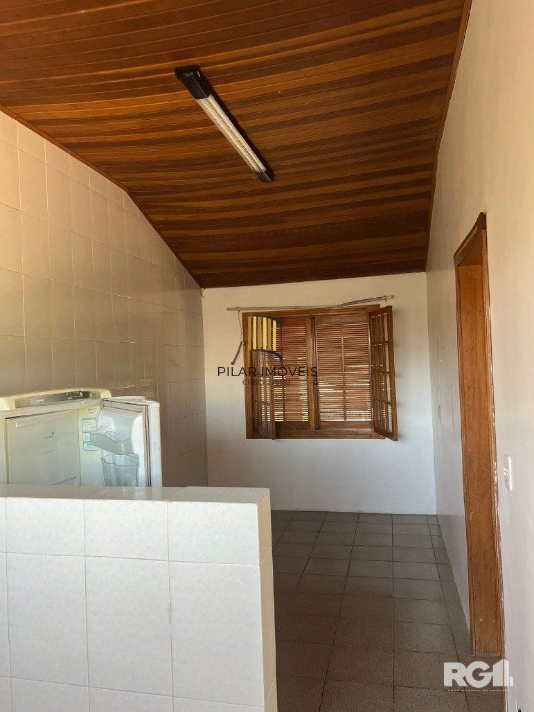 Casa 4 dormitórios, com sacada e amplo terraço