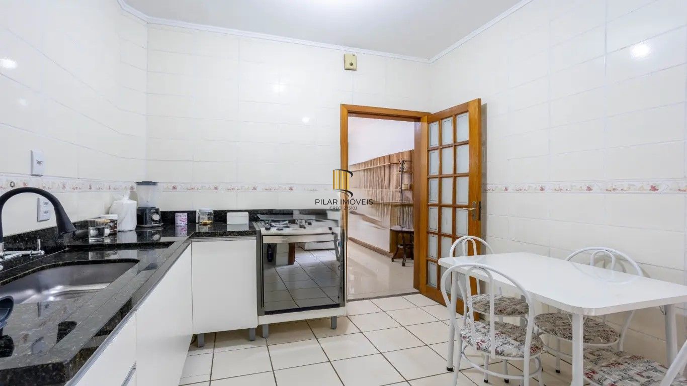 Apartamento de 2 dormitórios no centro histórico de Poa