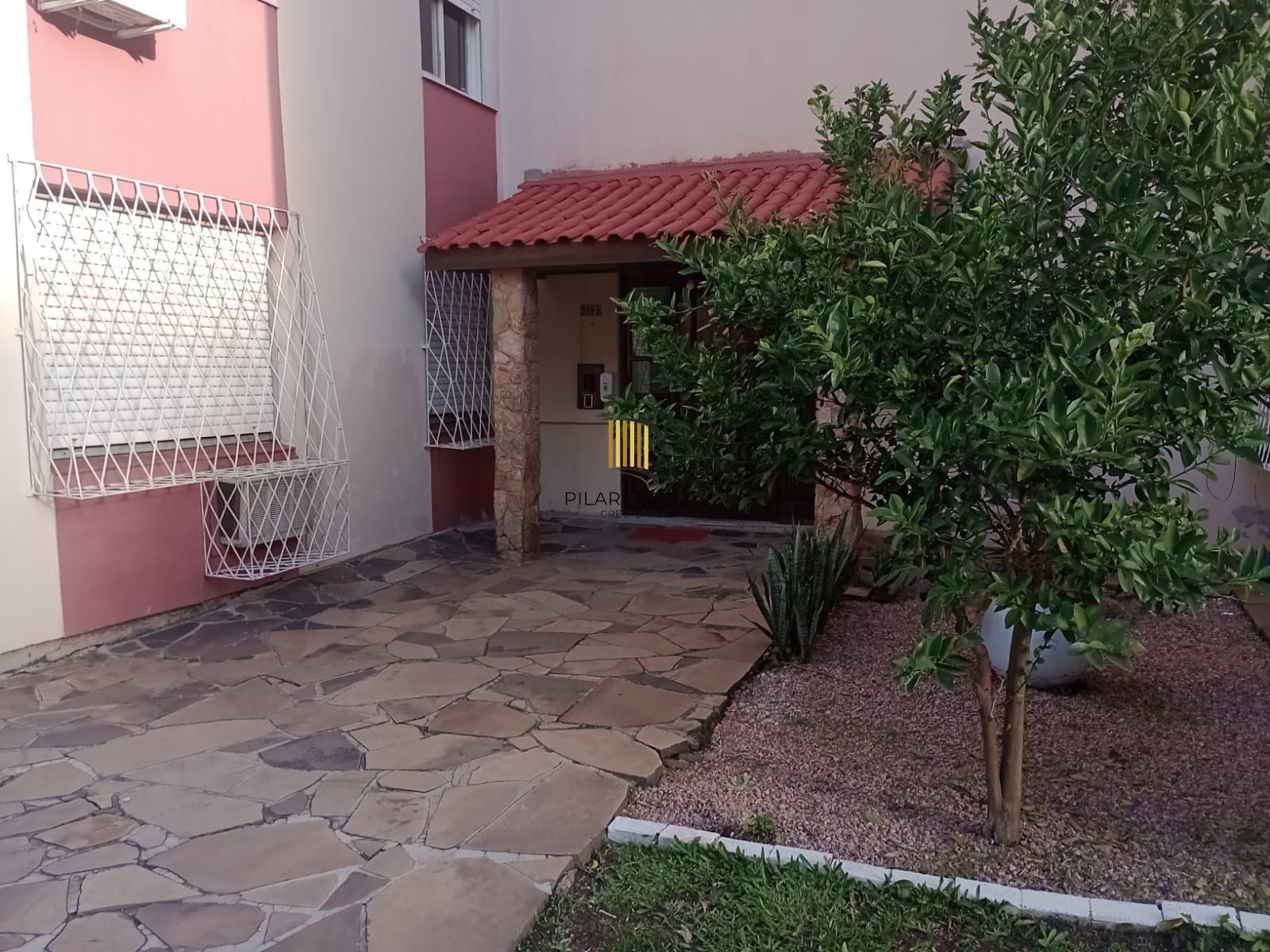 Apartamento 2 quartos com garagem  bairro Humaitá em Porto Alegre.