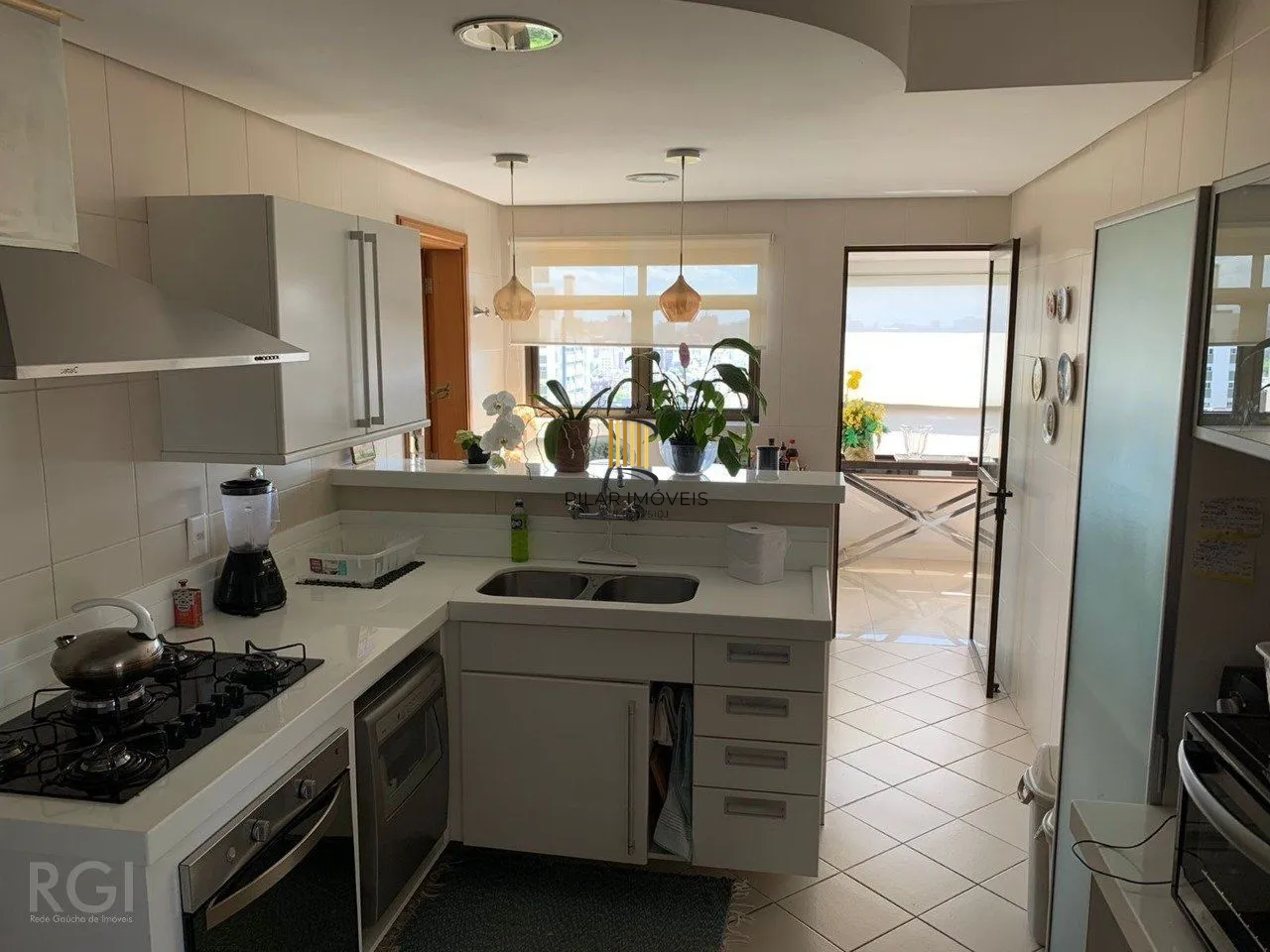 Cobertura para Venda - 310m², 3 dormitórios, sendo 1 suites, 4 vagas - Rio Branc